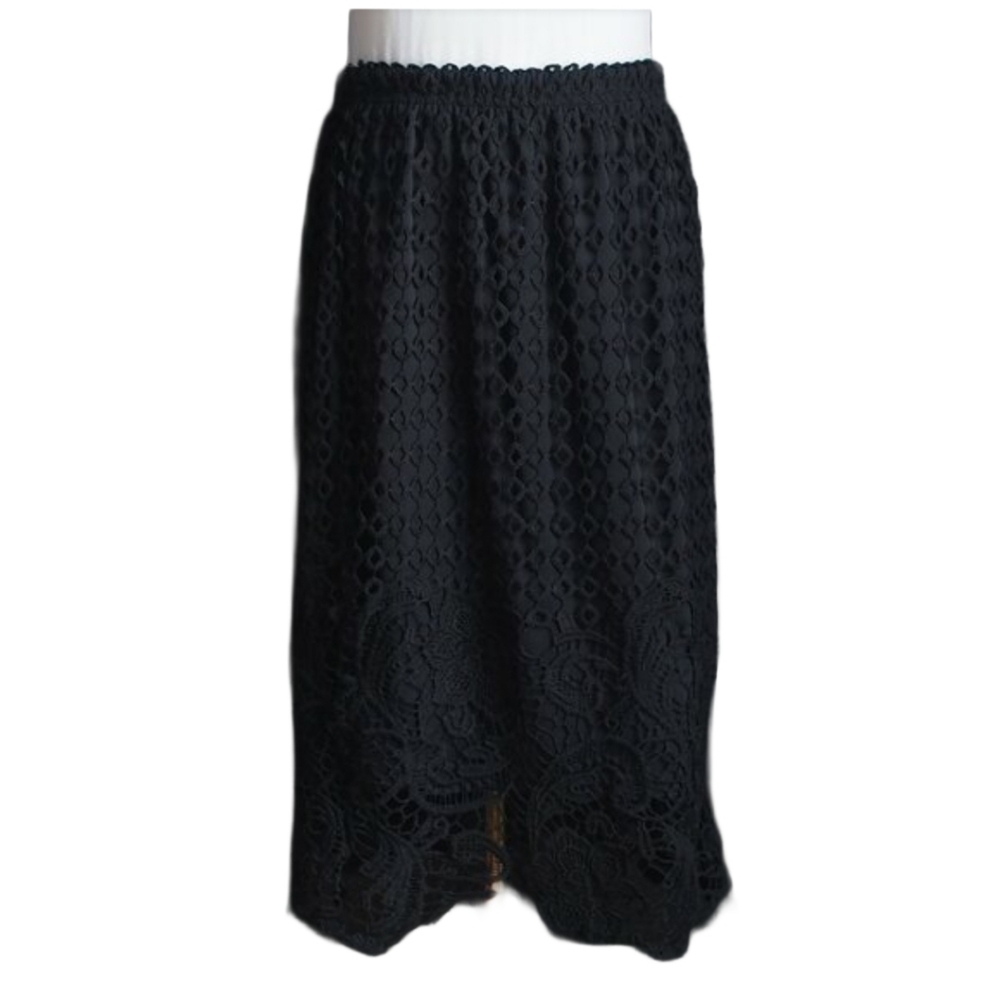 Molly Bracken | NWT Gorgeous Lace Skirt in Black